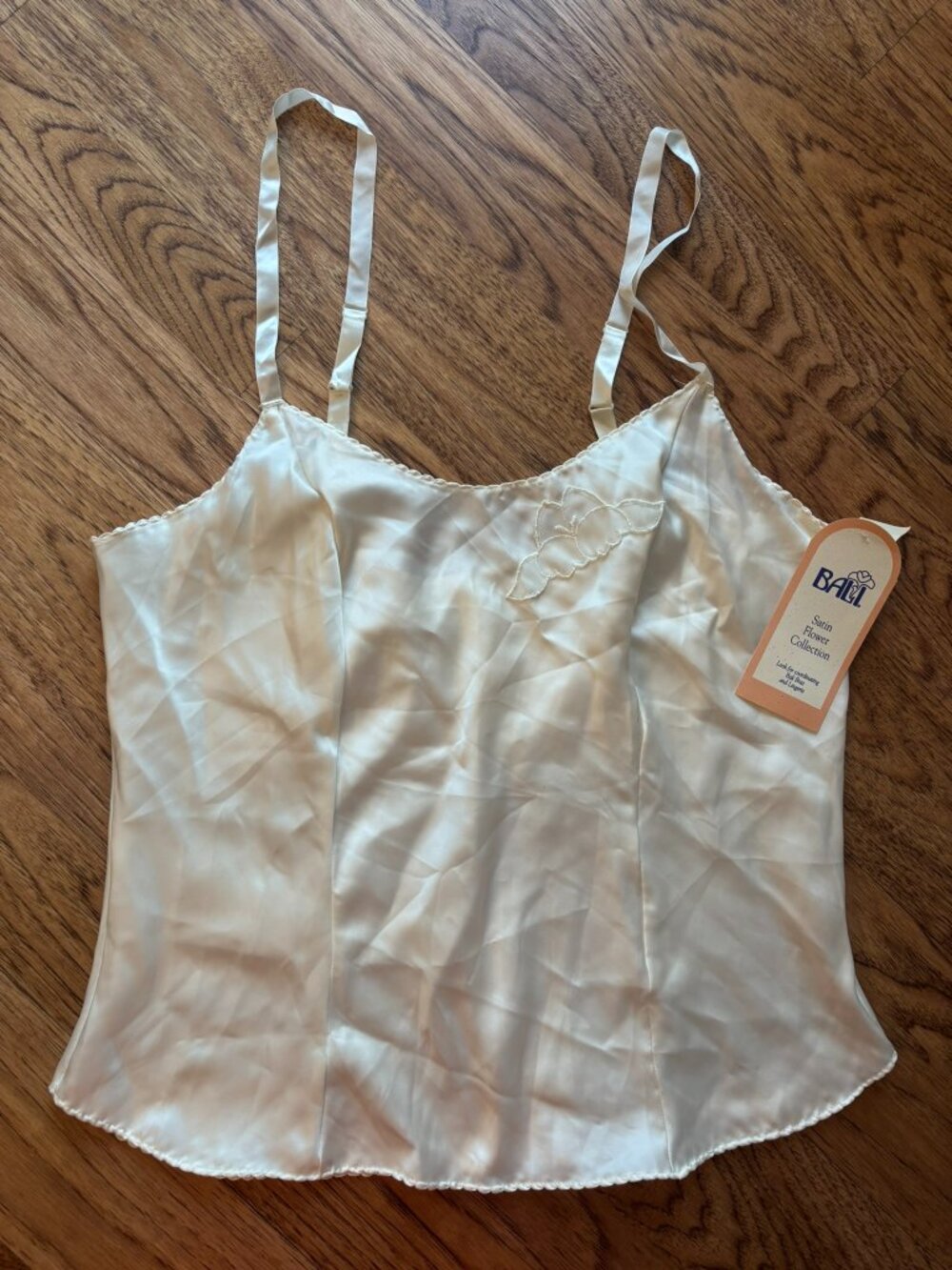 NWT VTG 80s BALI SATIN FLOWER COLLECTION IVORY CAMISOLE TANK TOP LINGERIE 40